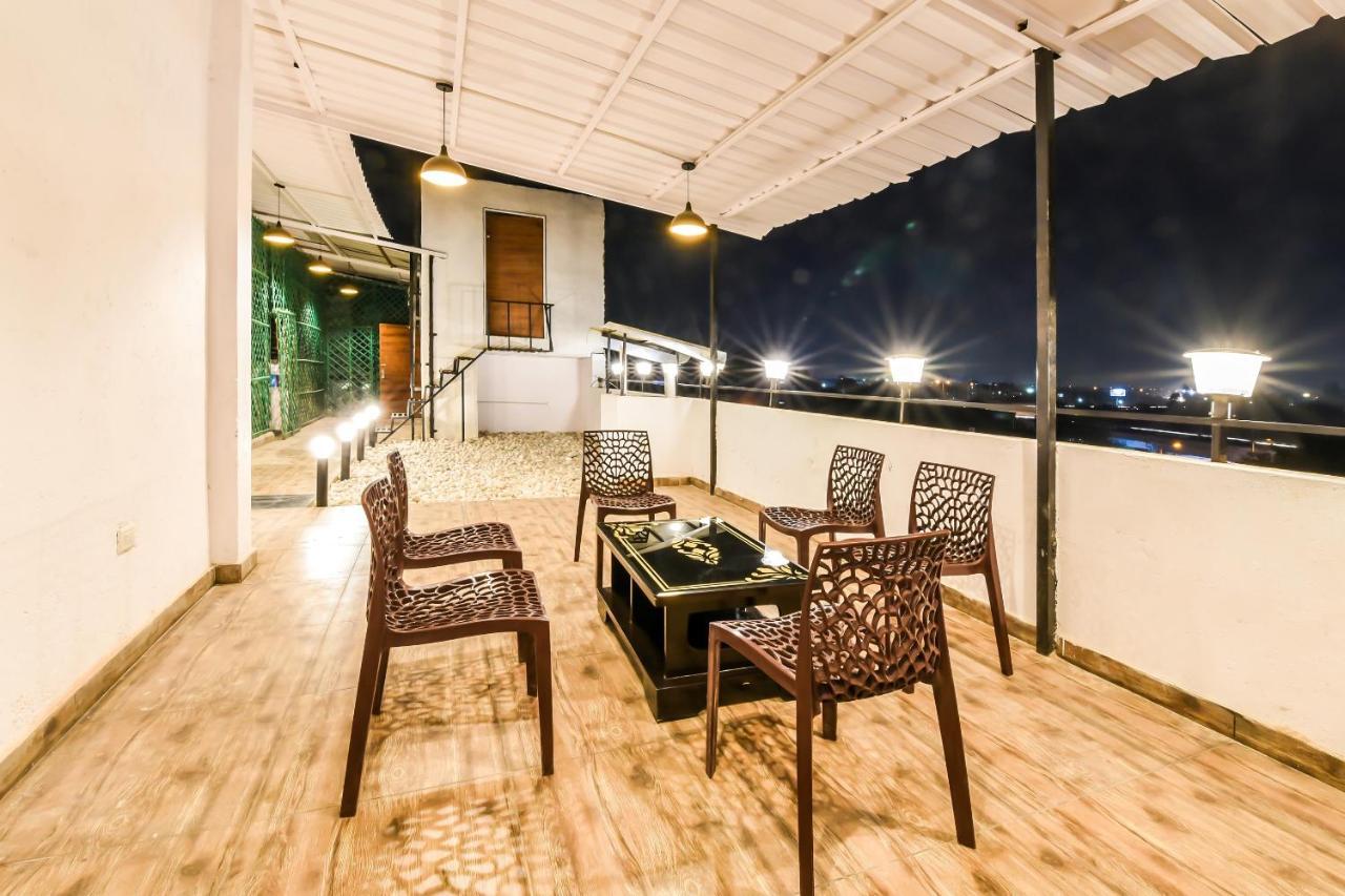 Capital O 19133 Oak Tree New Delhi Exterior photo
