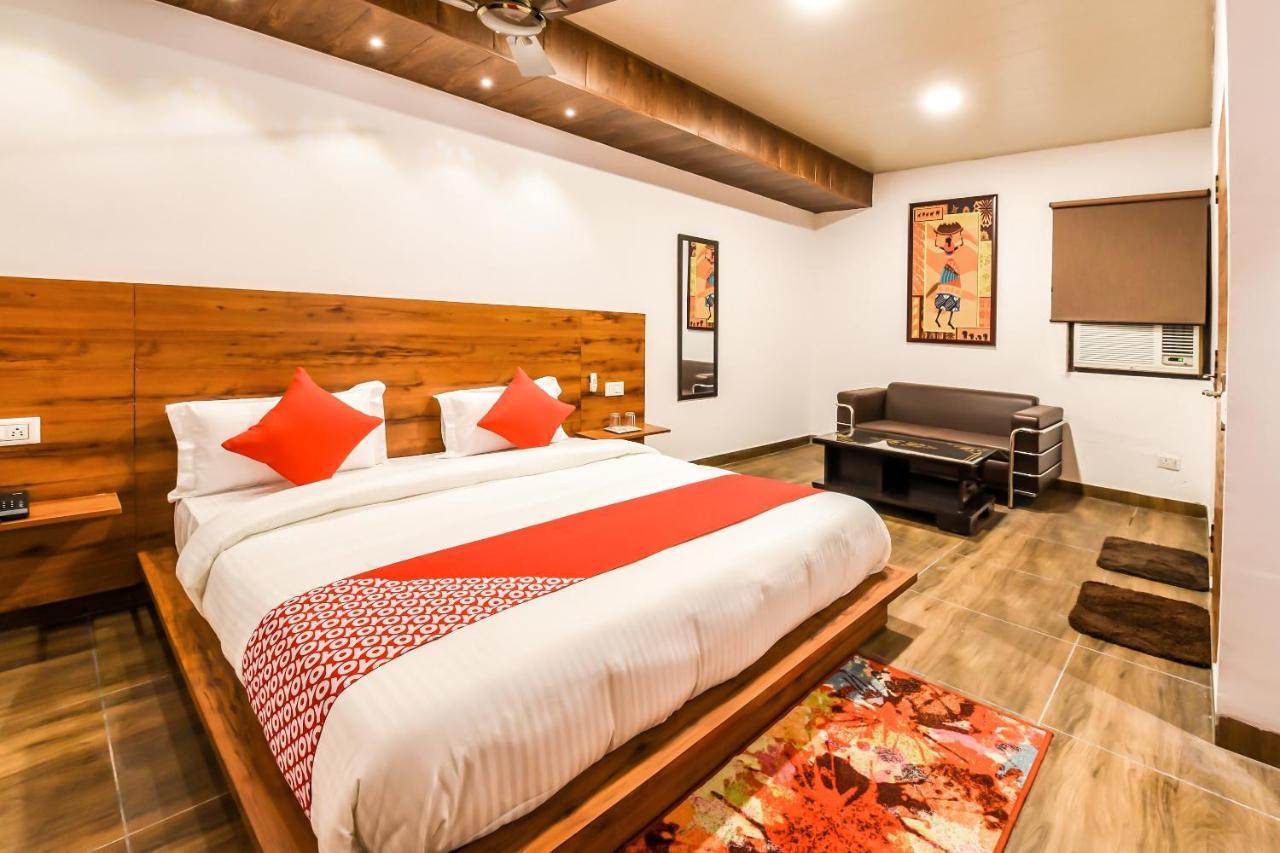 Capital O 19133 Oak Tree New Delhi Exterior photo